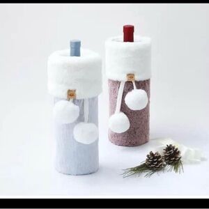 New Ugg wine bottle holders (2 bundle)